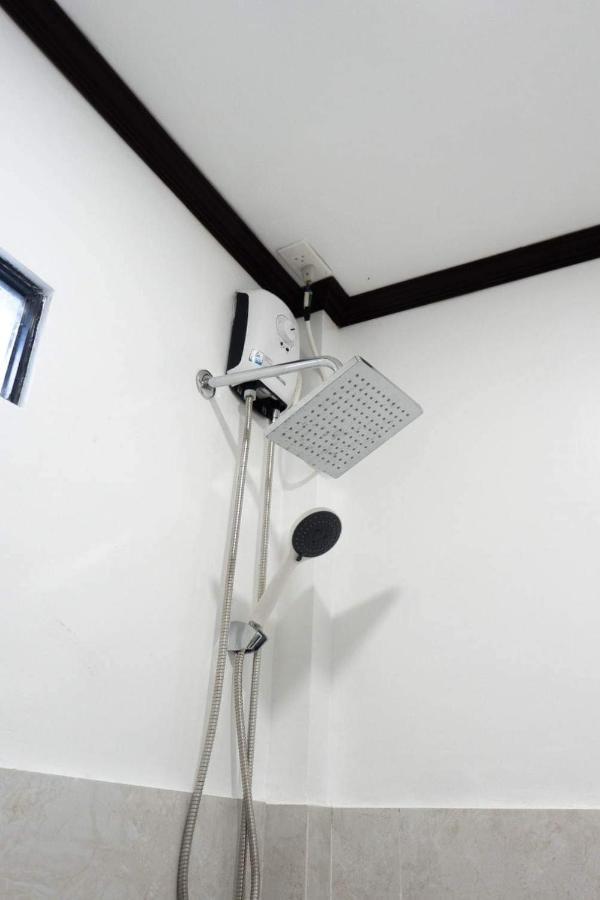 Princesa Michaella Hostel Itaytay Экстерьер фото
